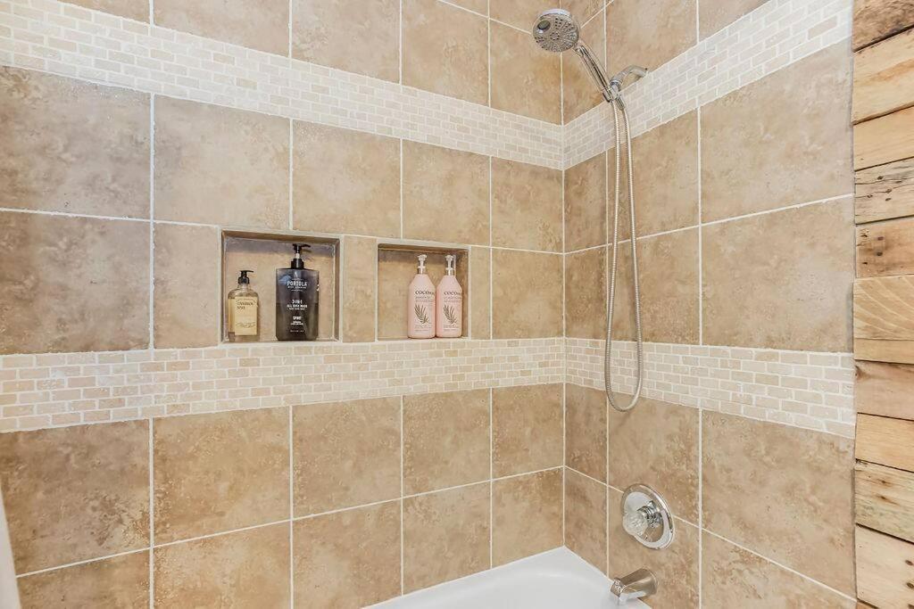 Becky & Marvels 420 Stay - Private Room Kansas City Exterior foto