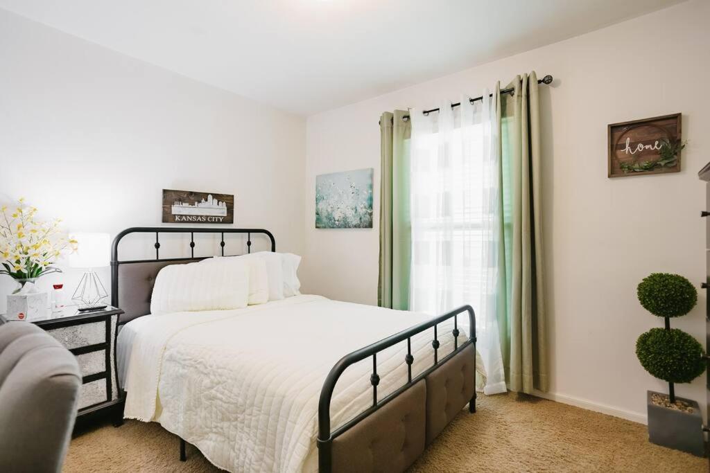 Becky & Marvels 420 Stay - Private Room Kansas City Exterior foto